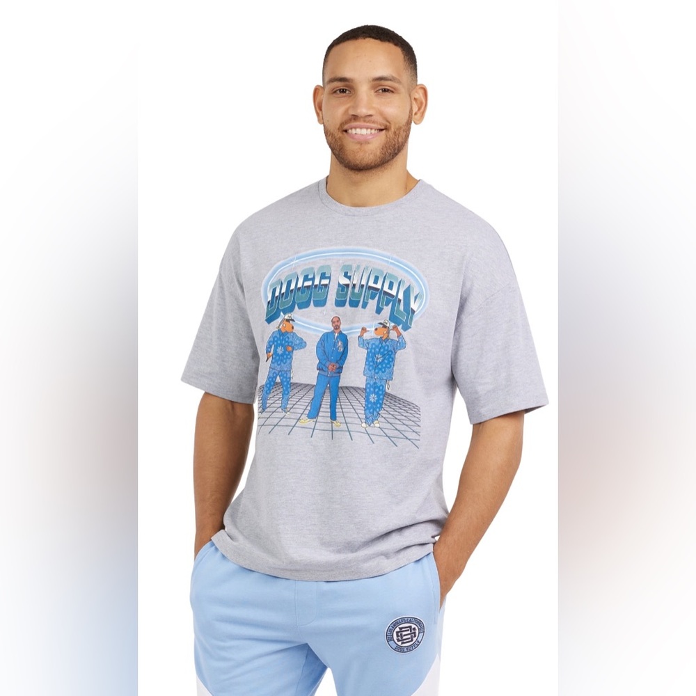 Dogg Supply by Snoop Dogg Men's & Big Men’s Short Sleeve Graphic Tee